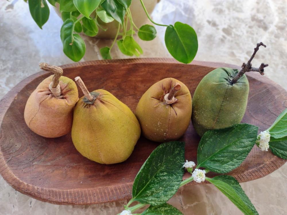 Pêras Rústicas em Tecido