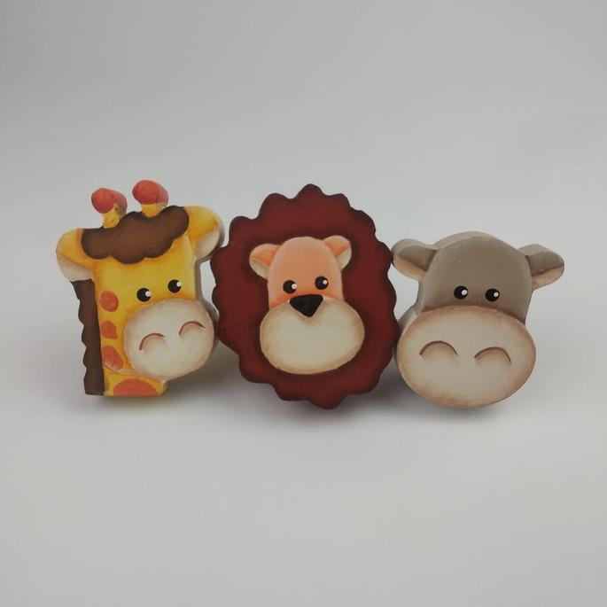 Puxadores bichinhos safari para decoração de bebê