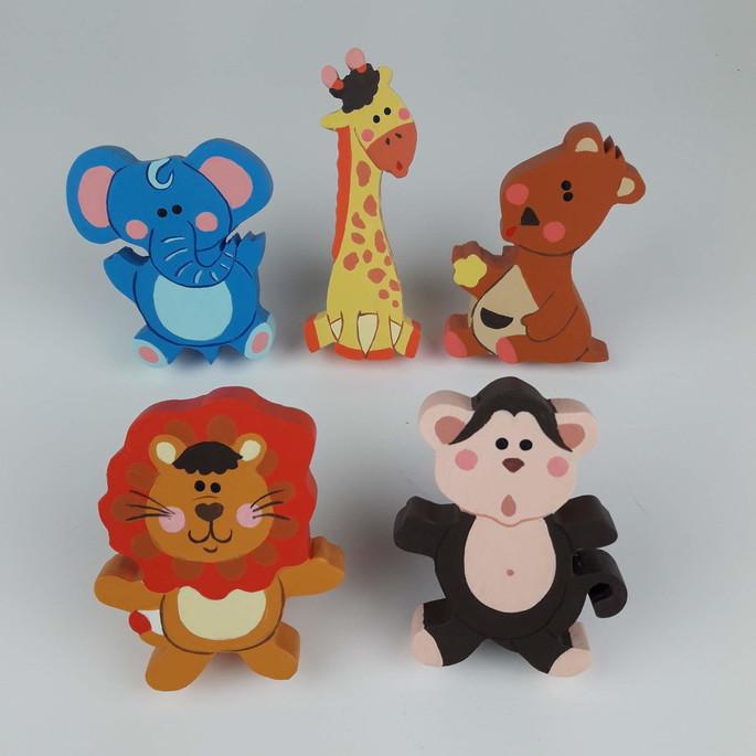 Puxadores bichinhos safari para decoração de bebê