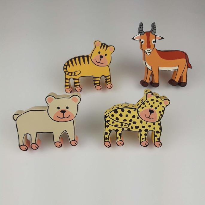 Puxadores bichinhos safari para decoração de bebê