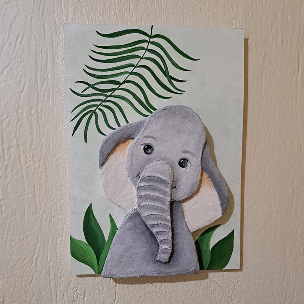 Quadro de elefante de papel machê para decoração infantil