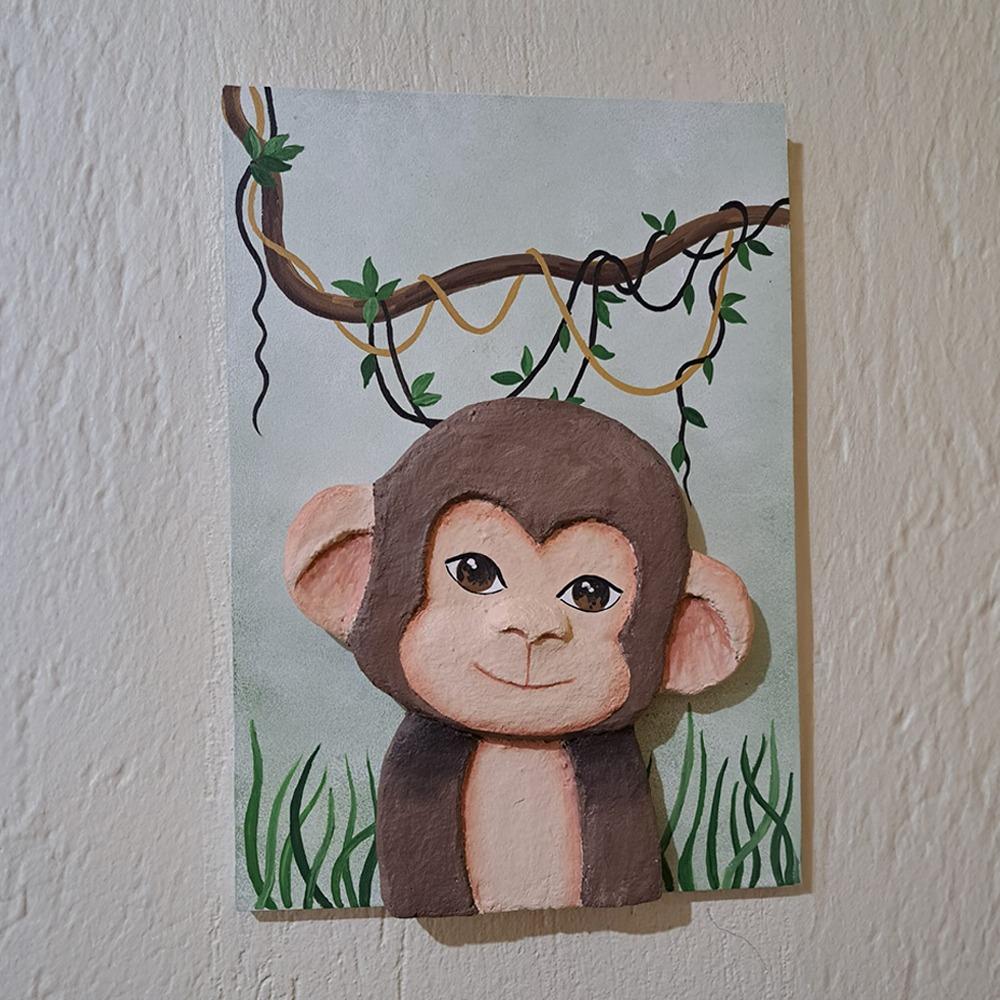 Quadro de macaco de papel machê para decoração infantil