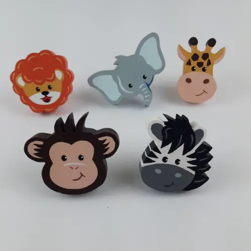 Puxadores bichinhos safari para decoração de bebê