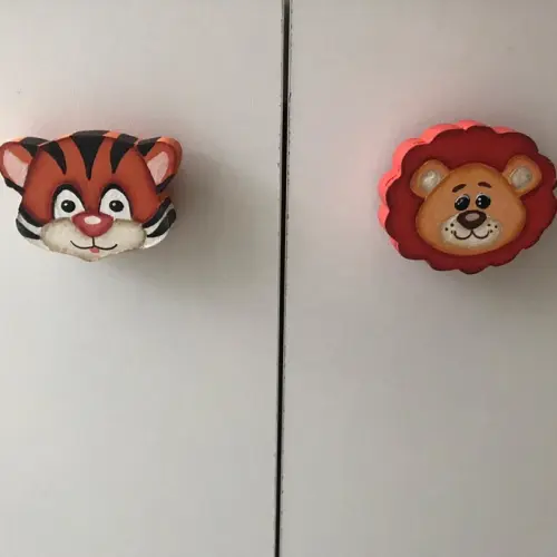 Puxadores bichinhos safari para decoração de bebê