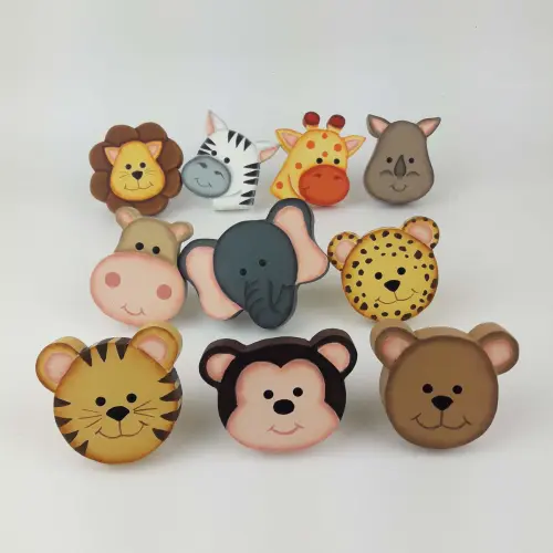 Puxadores bichinhos safari para decoração de bebê