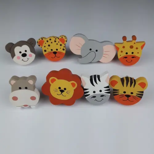 Puxadores bichinhos safari para decoração de bebê