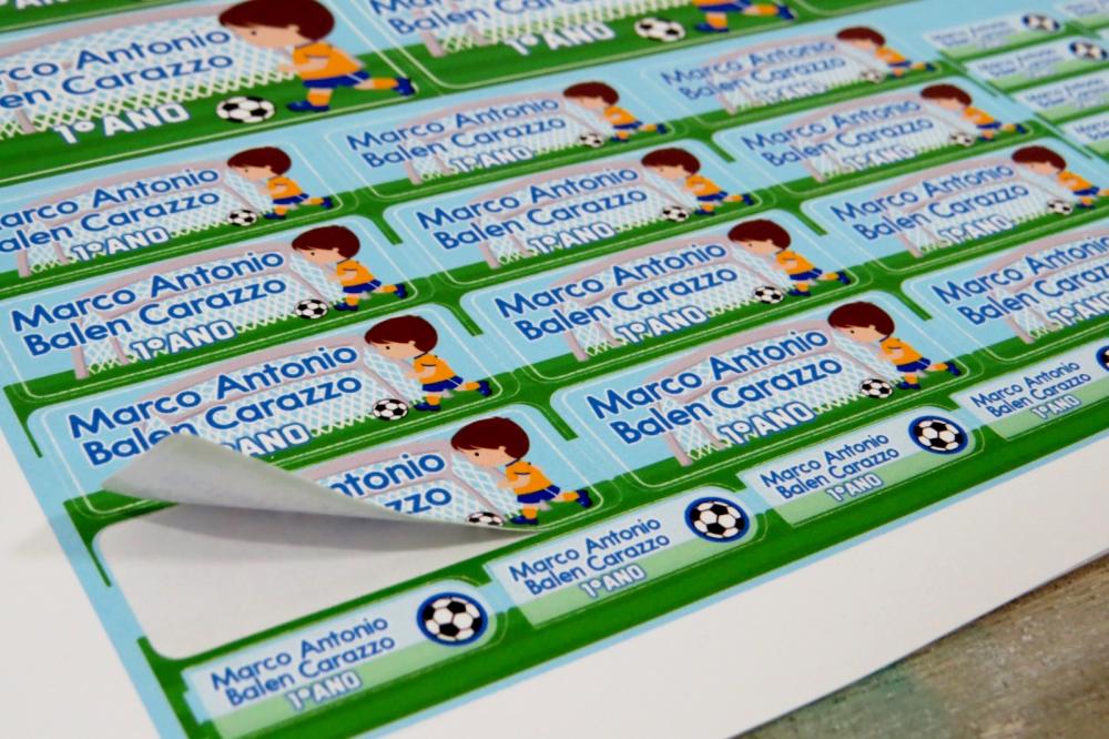 Kit 100 etiquetas escolares futebol