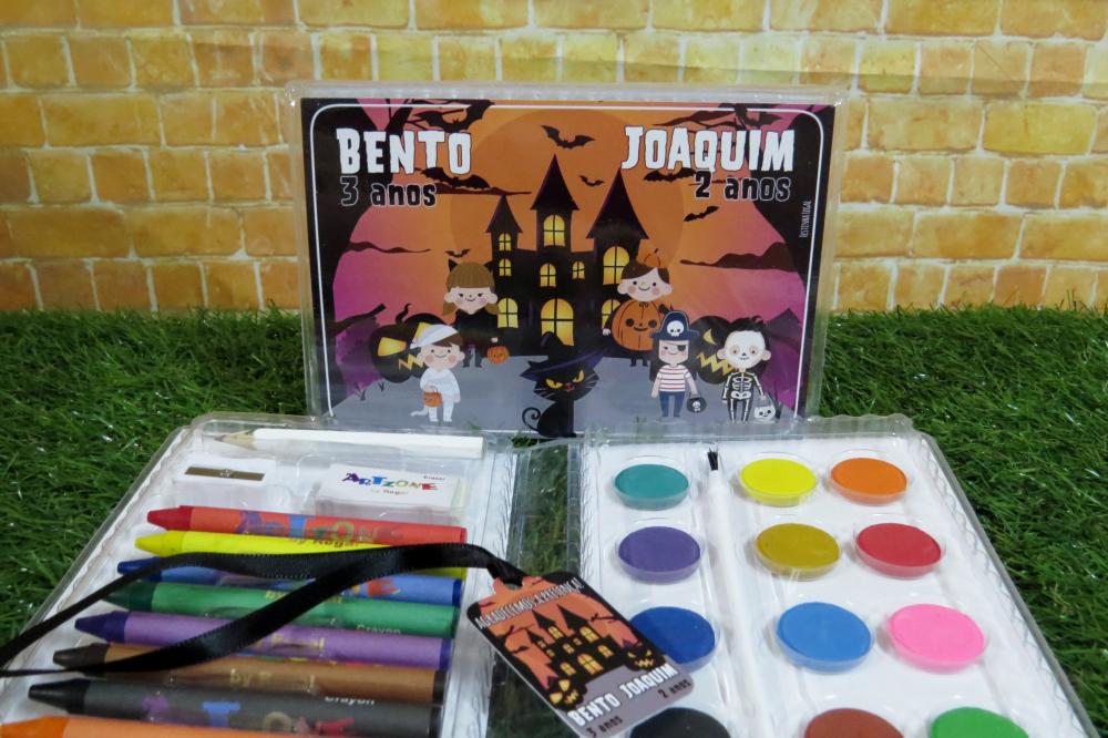 Lembrancinha Halloween estojo aquarela 31 itens personalizado