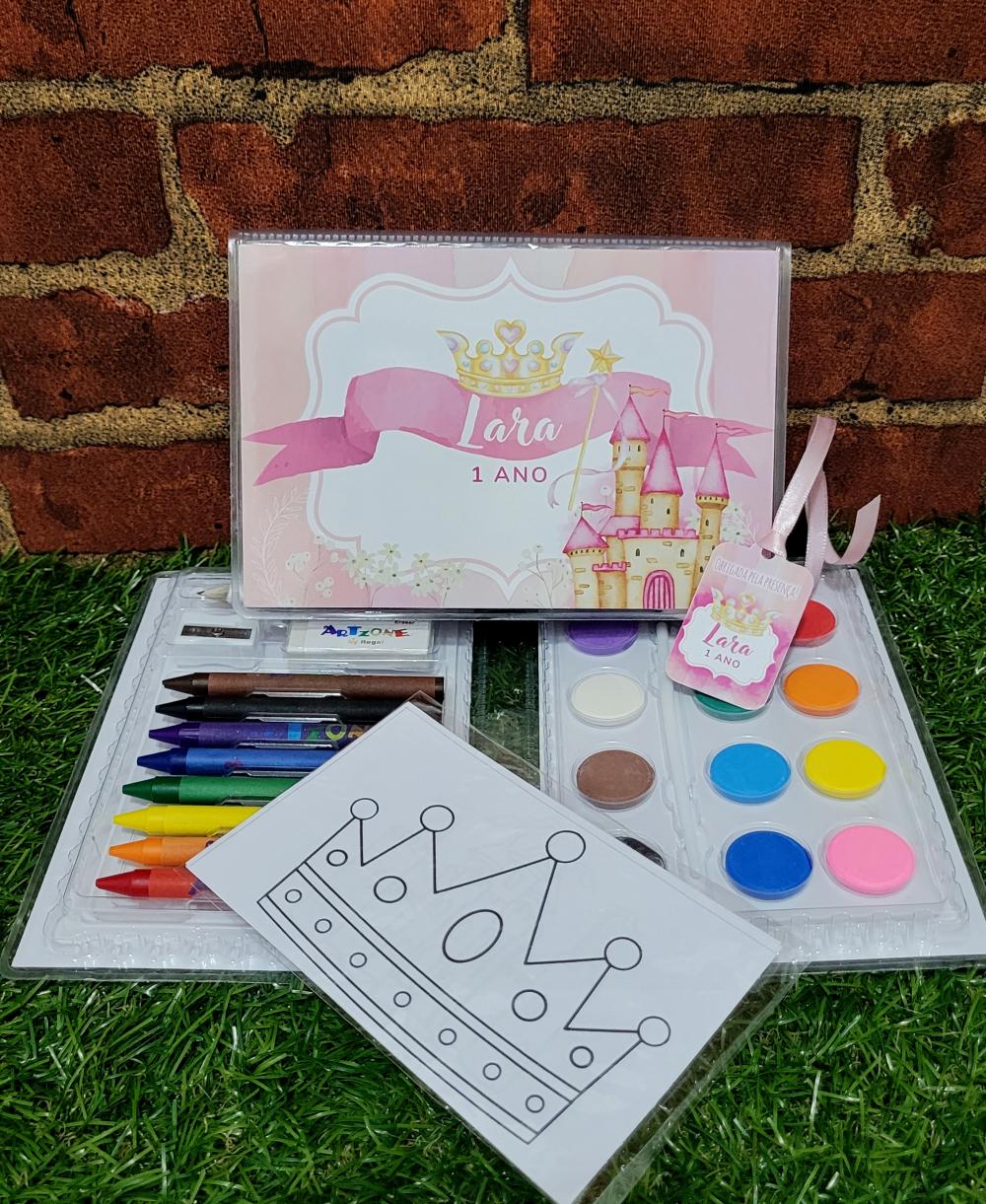 Lembrancinha Princesa estojo aquarela 31 itens personalizado