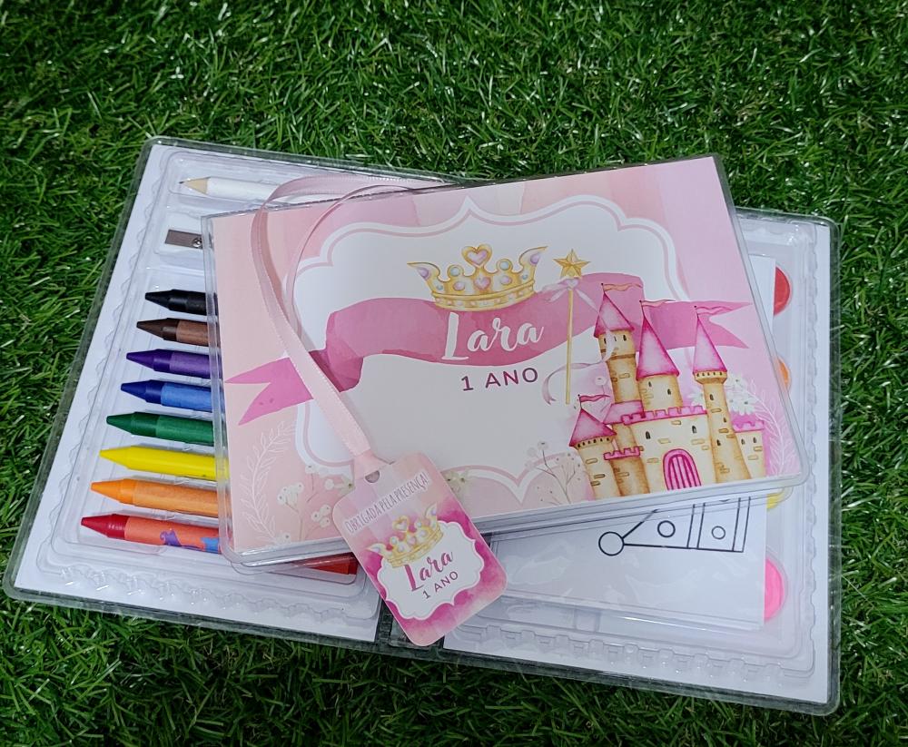 Lembrancinha Princesa estojo aquarela 31 itens personalizado