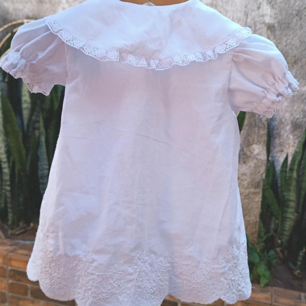 Vestido Branco com barra bordada