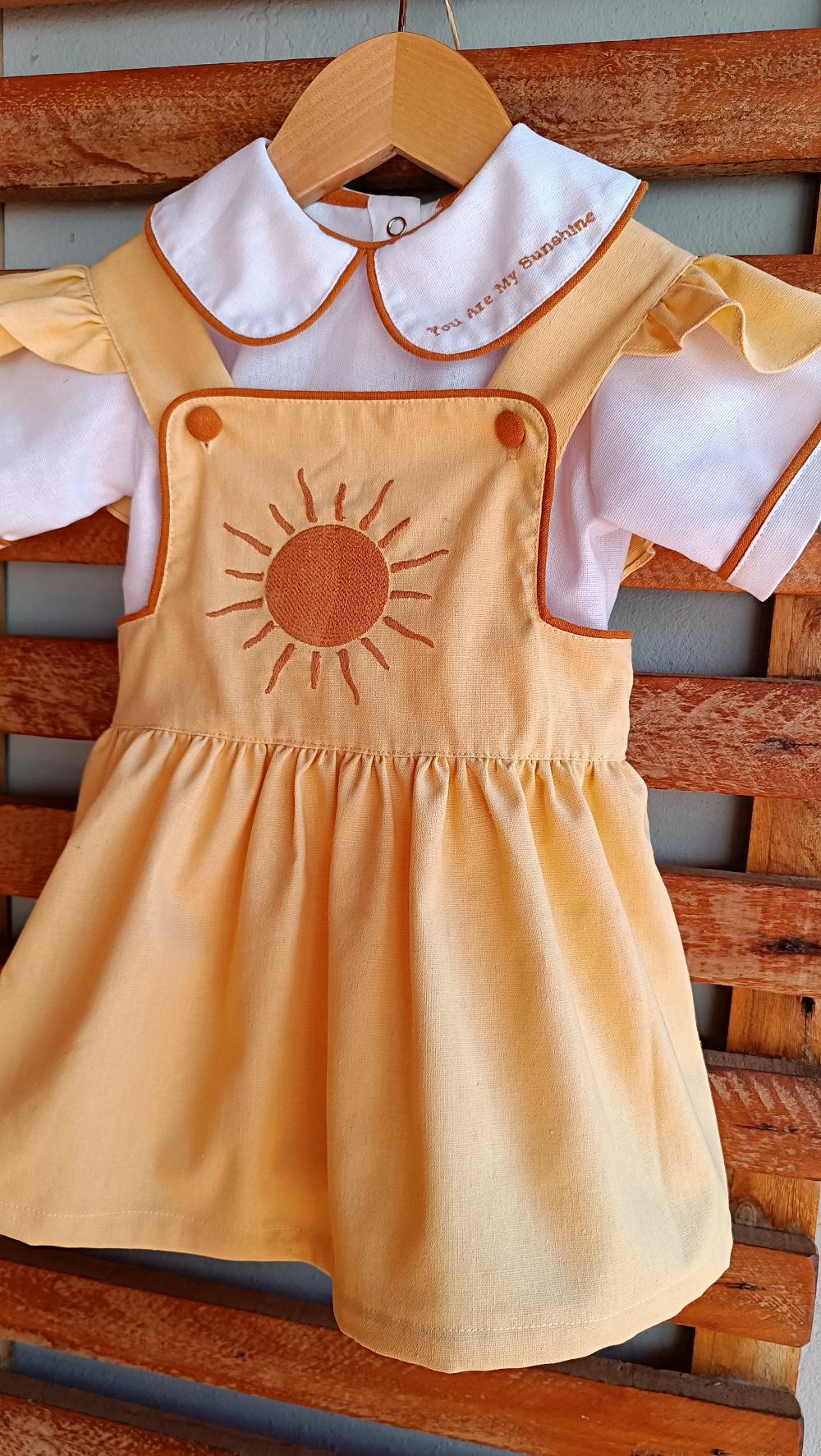 Vestido amarelo sol