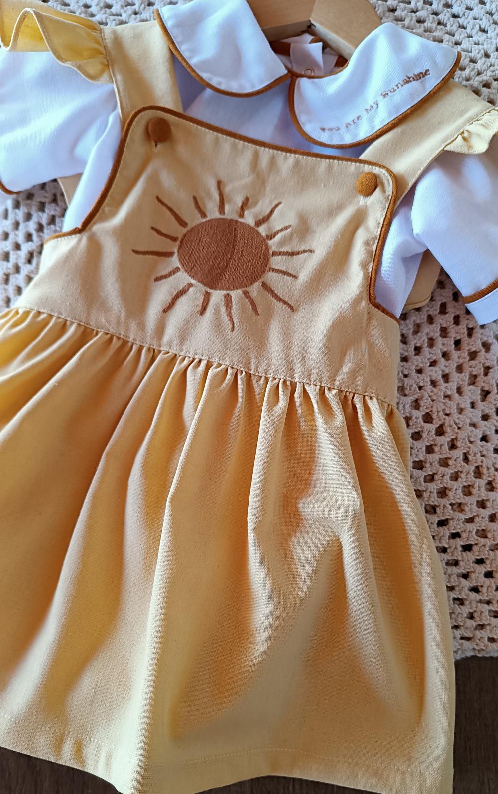 Vestido amarelo sol