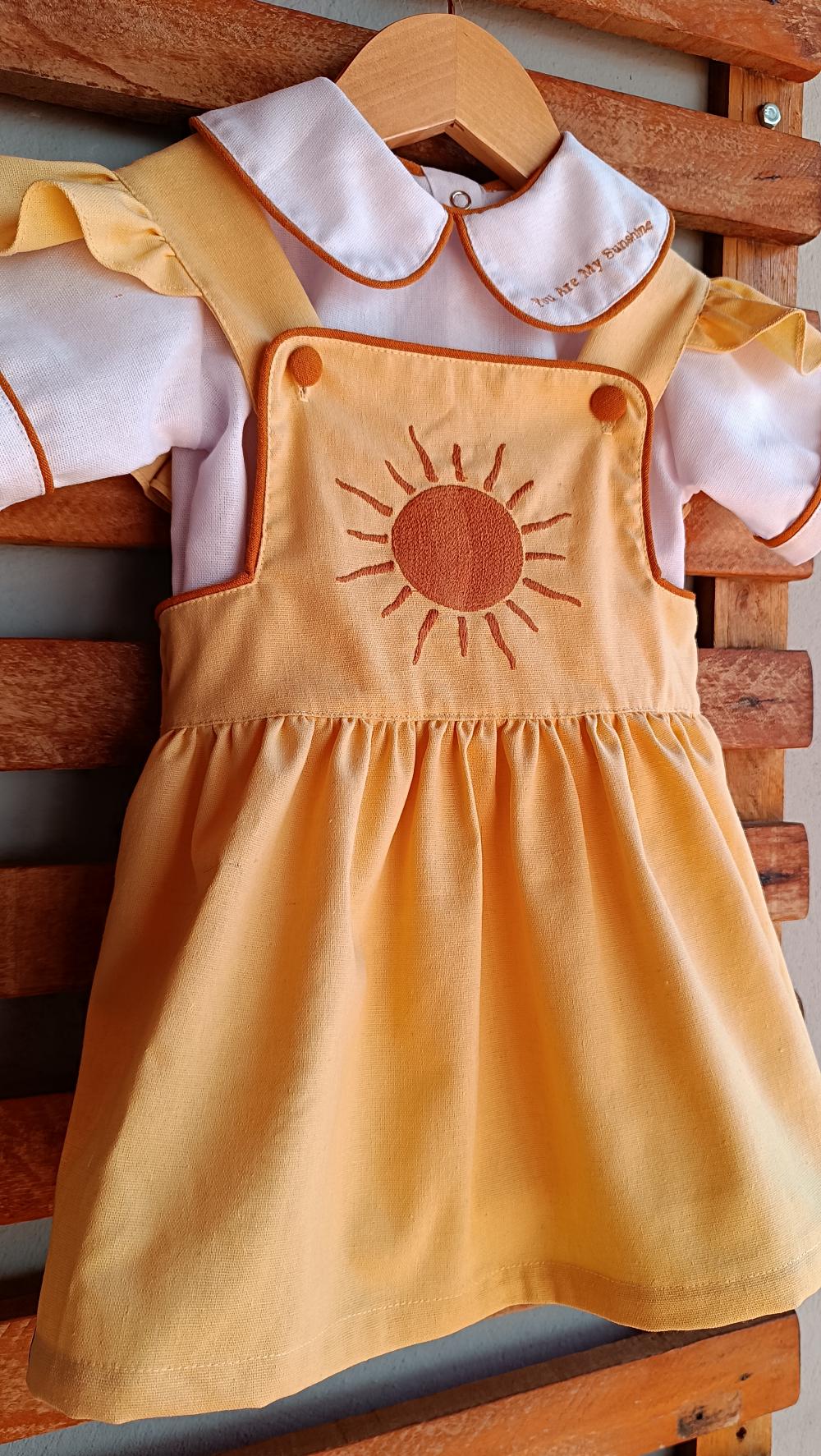 Vestido amarelo sol