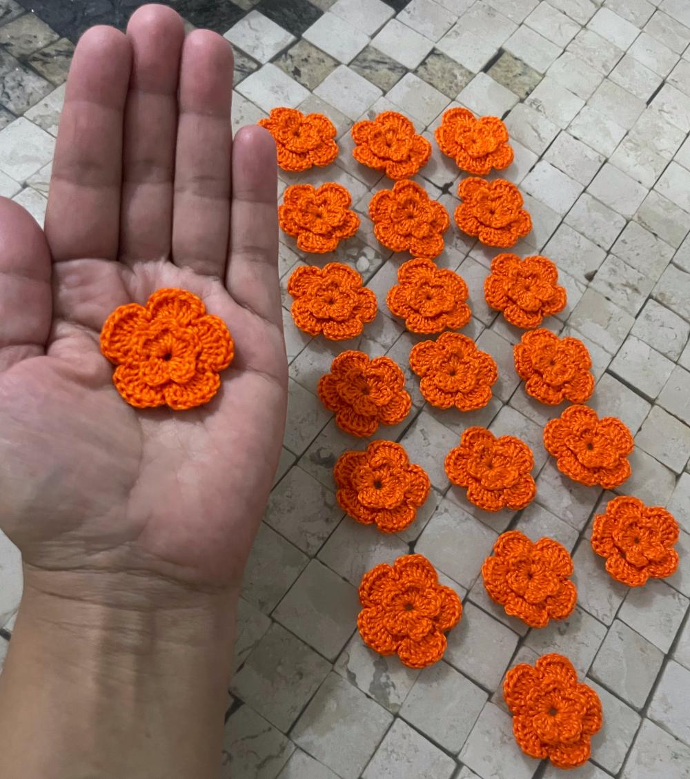 20 Mini Flores de Crochê para Aplicação