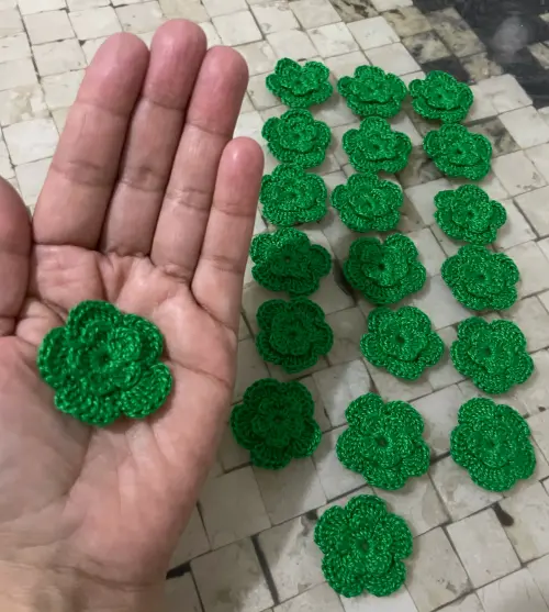 20 Mini Flores de Crochê para Aplicação