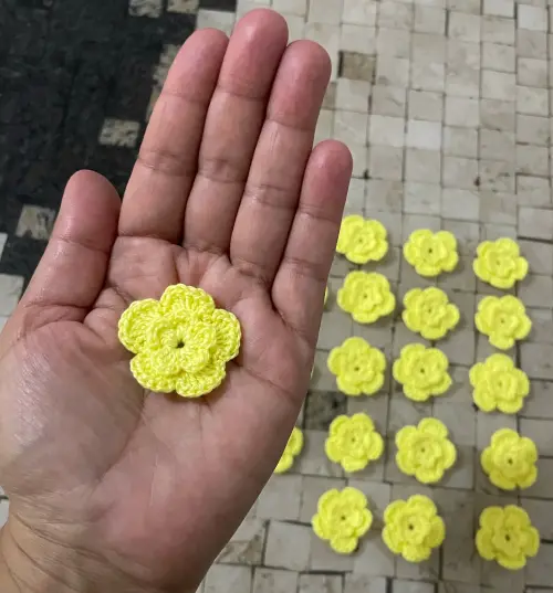 20 Mini Flores de Crochê para Aplicação