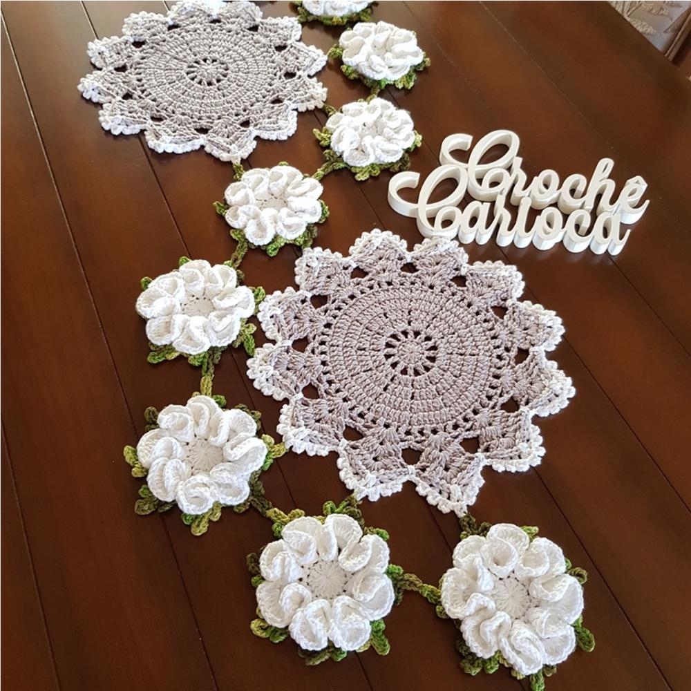 Caminho de mesa crochê floral 3D requinte - ESCOLHA CORES