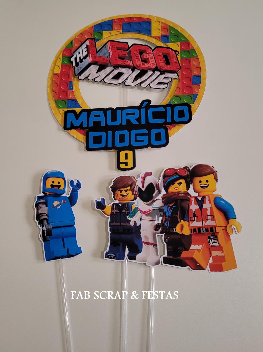 TOPO DE BOLO LEGO MOVIE