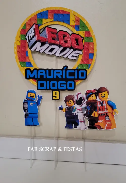 TOPO DE BOLO LEGO MOVIE