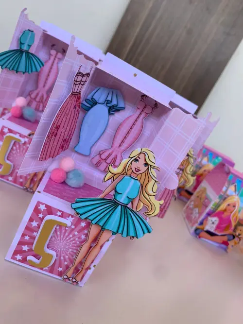 Arquivo de Corte Caixa Boneca Barbie Troca de Roupa