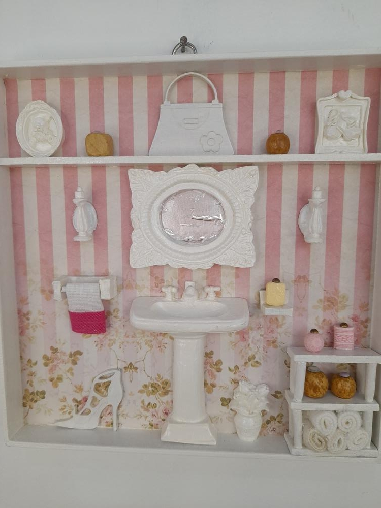 Quadro para Lavabo em mdf Branco Fundo Listrado Rosa