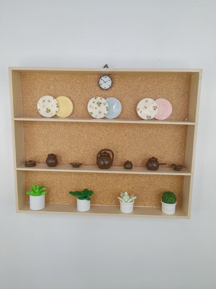 Quadro em mdf Bege Decorado com Miniaturas