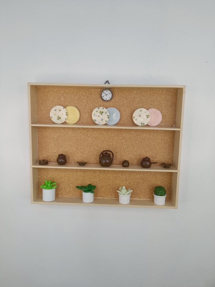 Quadro em mdf Bege Decorado com Miniaturas