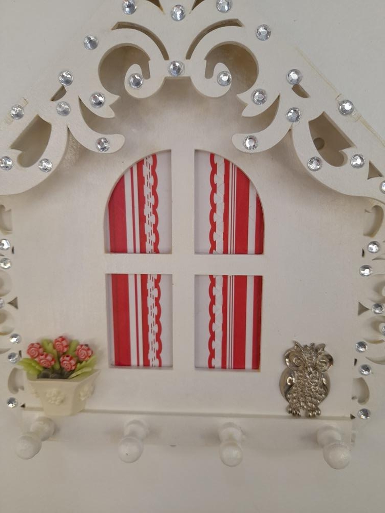 Porta Chave em mdf Branca Decorado com Flores