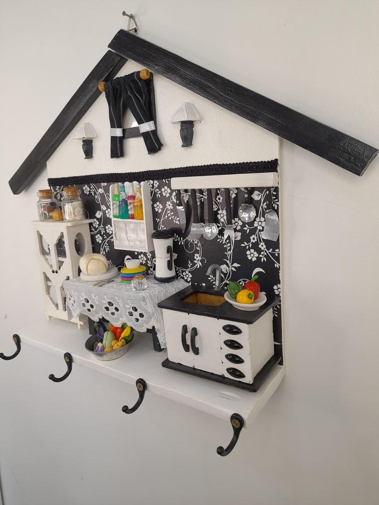 Porta Chave Casa Preto e Branco com Miniatura