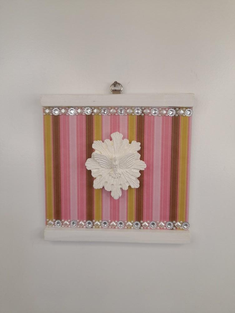 Quadro de mdf Branco Fundo Listrado com Divino