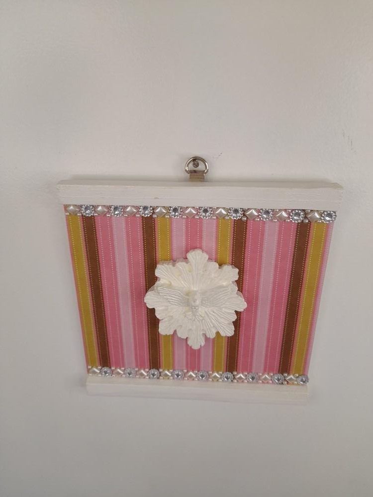 Quadro de mdf Branco Fundo Listrado com Divino