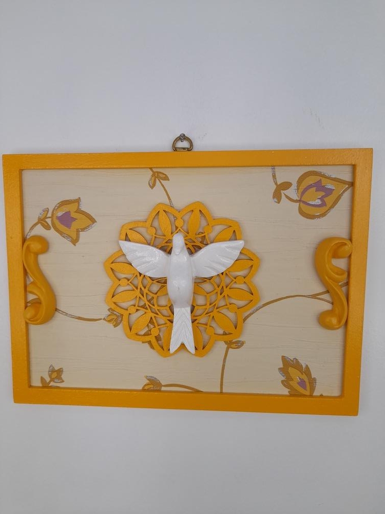 Divino em Quadro de mdf Amarelo com Mandala