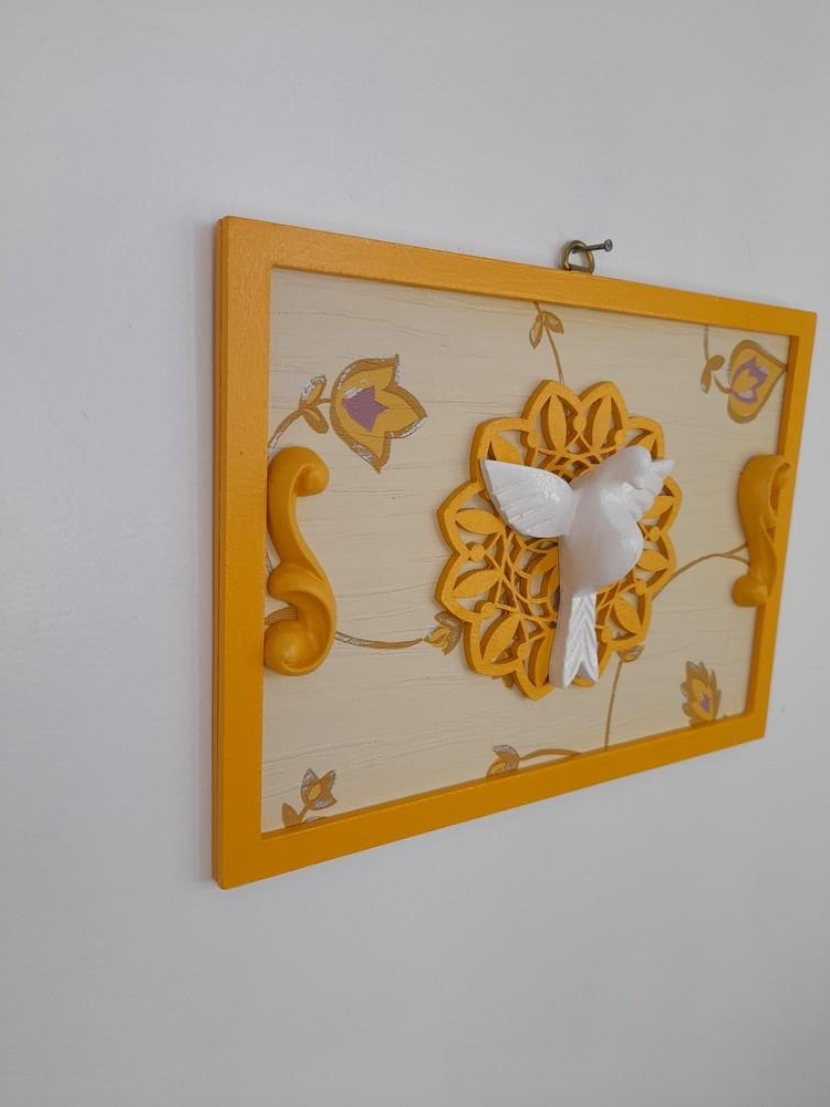 Divino em Quadro de mdf Amarelo com Mandala