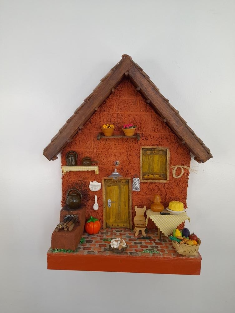 Casa Rústica com Cenário em Miniaturas