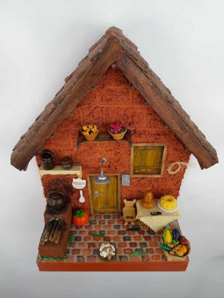 Casa Rústica com Cenário em Miniaturas