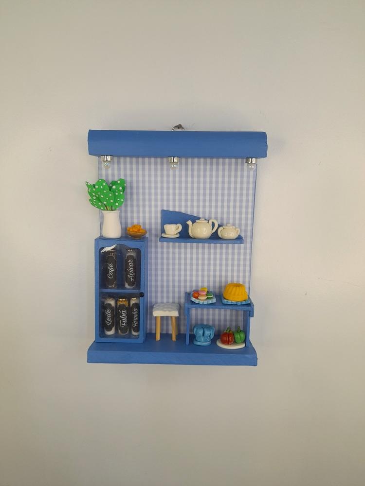 Quadro de mdf e Madeira Azul e Branco Decorado com Miniatura