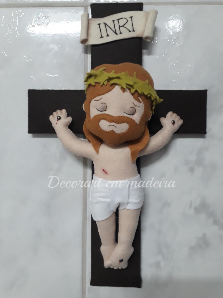 Jesus na cruz boneco decoração feltro