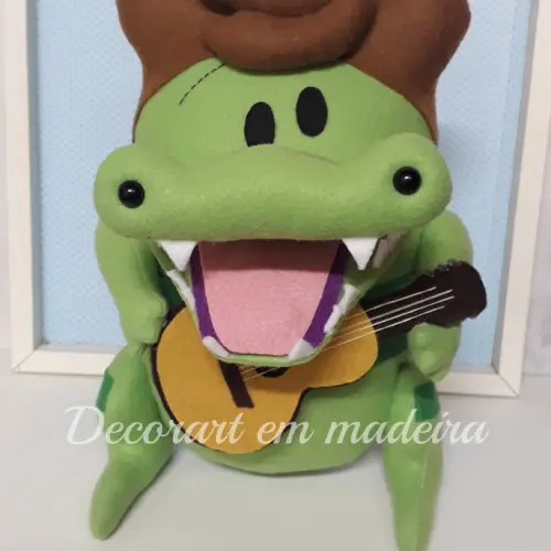 Jacarelvis boneco decoração em feltro