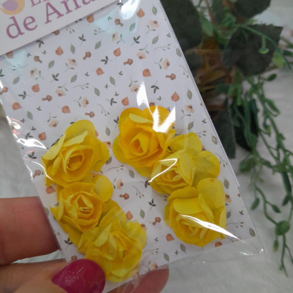 Flores de Papel Amarela - cartela com 6 unidades