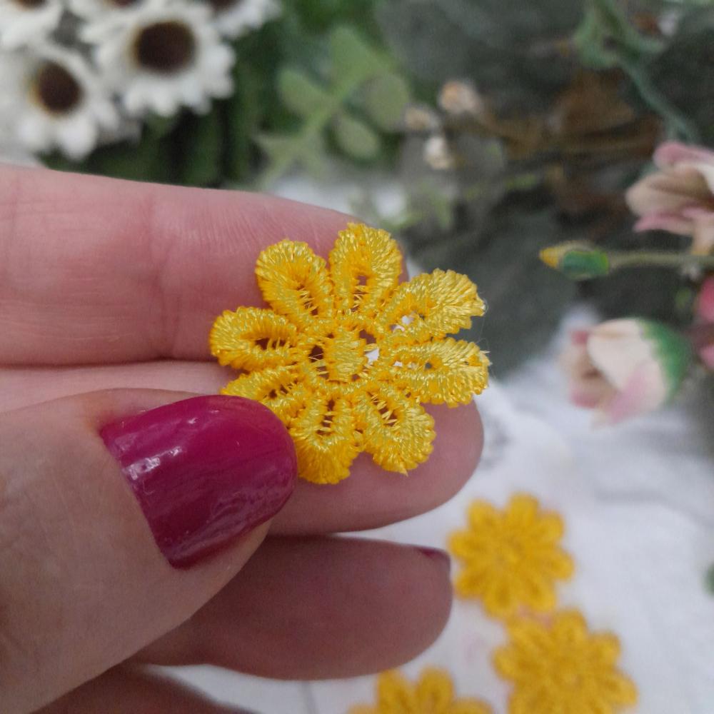 Aplique estilo Florzinha de Guipir - cor amarelo - cartela com 6 