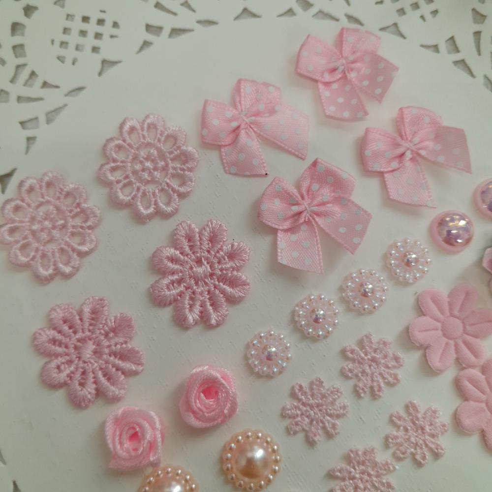 Kit de Embellishments para Artesanato e Scrapbook - Tons de Rosa