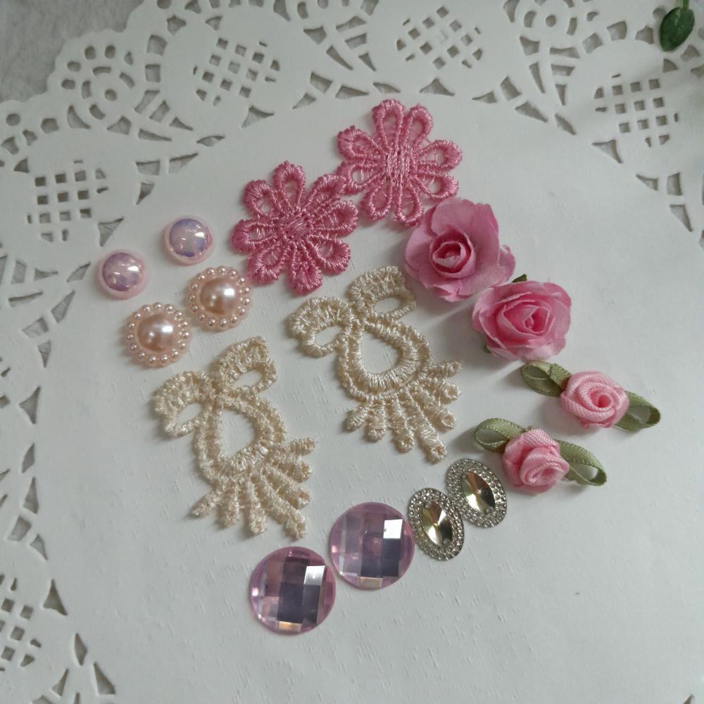 Kit de Embellishments para Artesanato e Scrapbook - Tons rosa e b