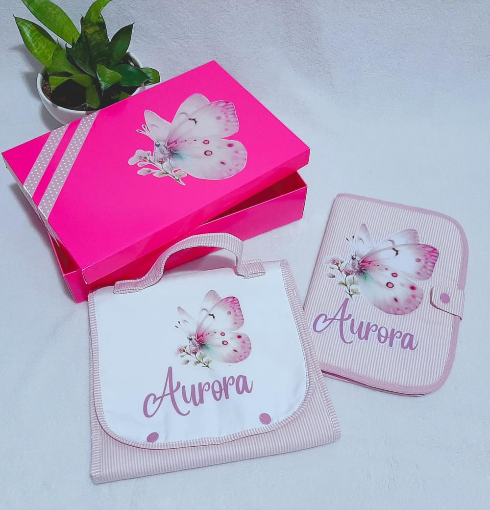 Kit presente Aurora: capa caderneta de vacinação, porta-fraldas