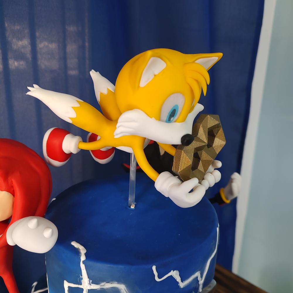 Bolo cenográfico do Sonic com led