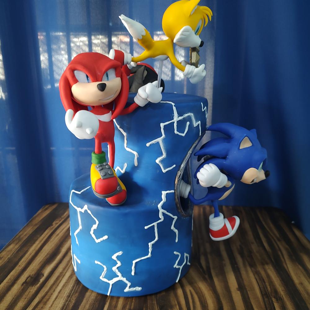 Bolo cenográfico do Sonic com led