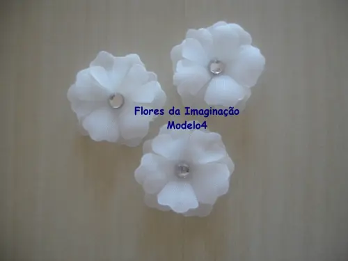 Mini Flores de Tecido Modelo4 - flor biquinho