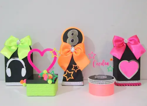 Kit Balada Neon Personalizado 25 Itens